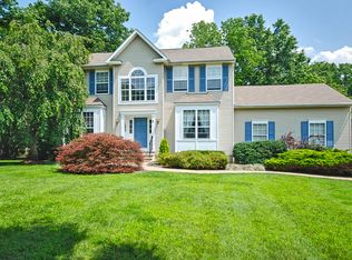 2 Nicole Ln, Flemington, NJ 08822