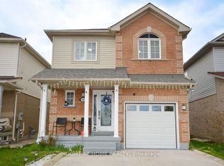 30 Oakmeadow Dr N, Brampton, ON L7A 2M2