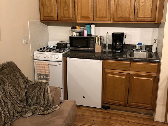5th image of 111 W 16th St #1NBACK