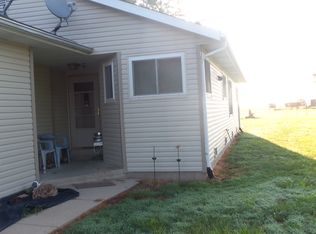 1116 Summerfield Rd, Saint Jacob, IL 62281