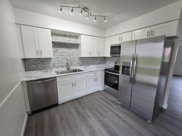 4709 Fishcreek Rd #2 — Photo 16
