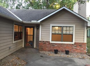 937 Essex Ct, Lawrence, KS 66049