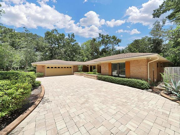 3rd image of 13775 Hillandale Dr