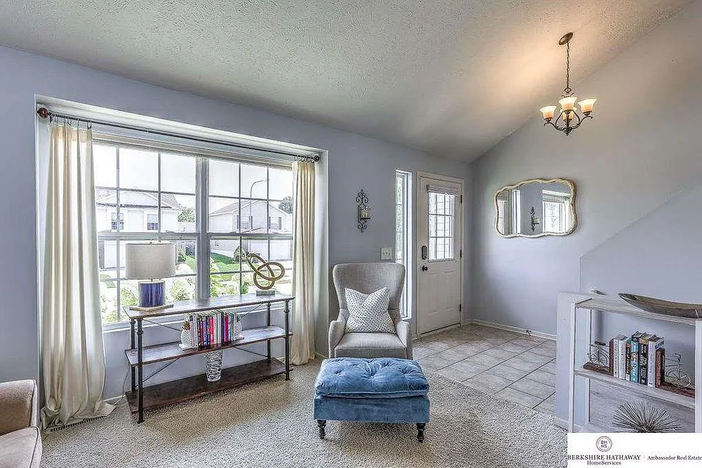 3 bed, 1277 sqft, $1,950 — Photo 3