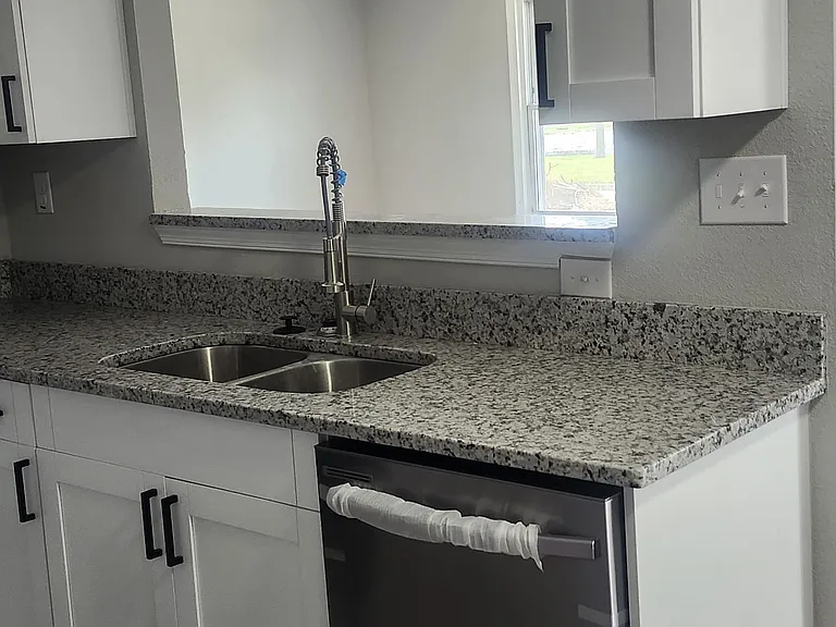 1213 Cavalier Blvd — Photo 4