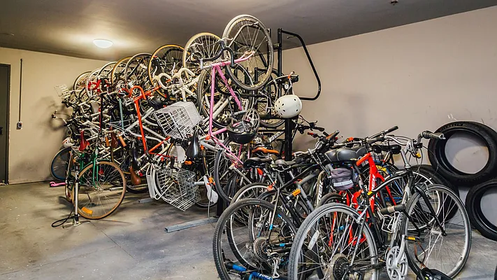 Rented by Nooklyn NYC LLC | media 52