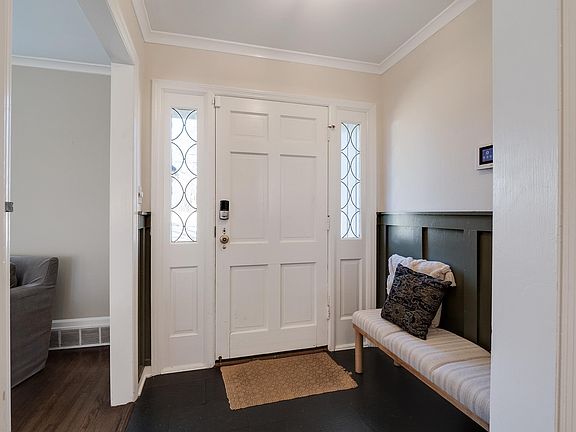 4th image of 4869 Lynbar Ave