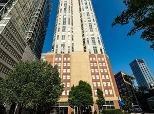 645 N Kingsbury St APT 2109, Chicago, IL 60654