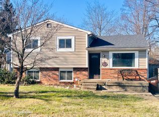 9420 Wood Hollow Rd, Louisville, KY 40229