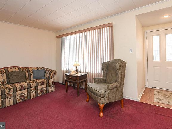 3rd image of 592 College Blvd