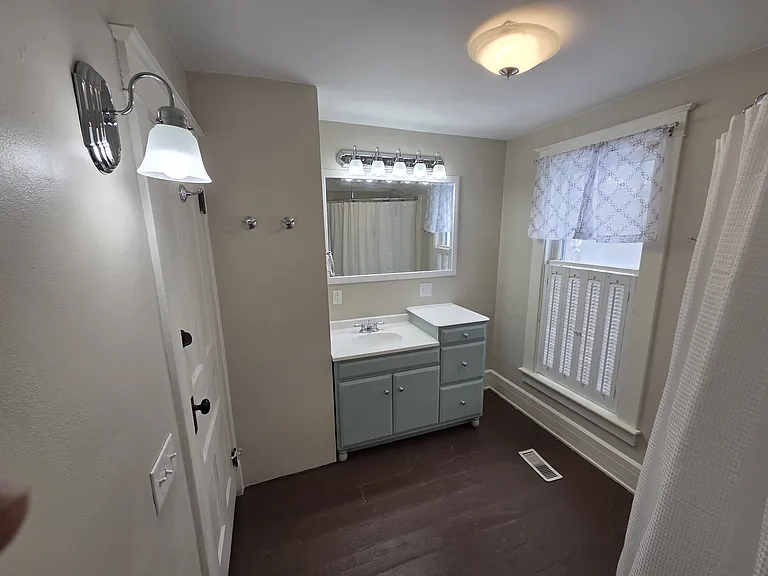 Upstairs bathroom