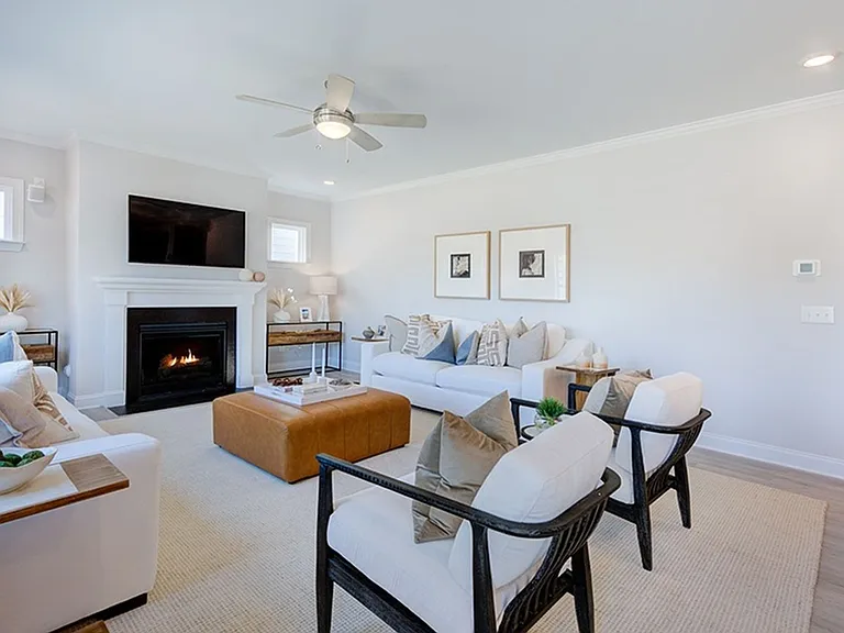 1100 Sun Springs Rd — Photo 2
