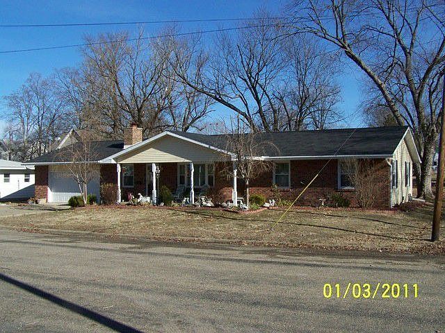 2nd image of 216 S Mill St