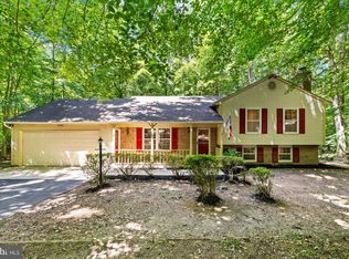 14442 Alps Dr, Woodbridge, VA 22193