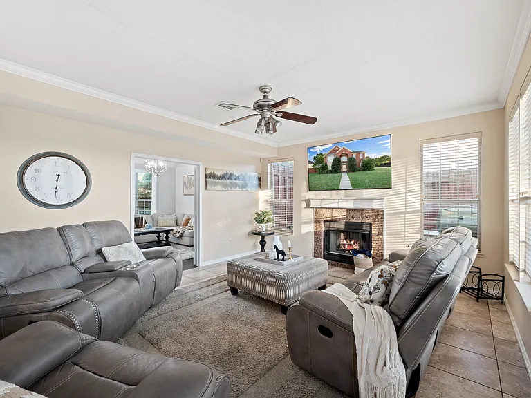 141 Morningside Dr — Photo 5