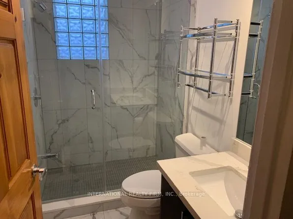 300 Locke St S, Hamilton, ON L8P 4C4