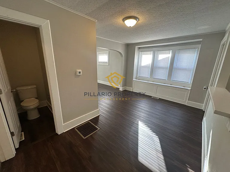 1528 E Tabor St — Photo 9