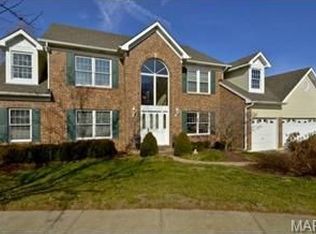643 Carman Meadows Dr, Ballwin, MO 63021