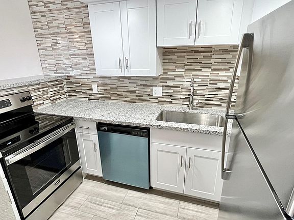 5th image of 3031 N 36th St APT 12