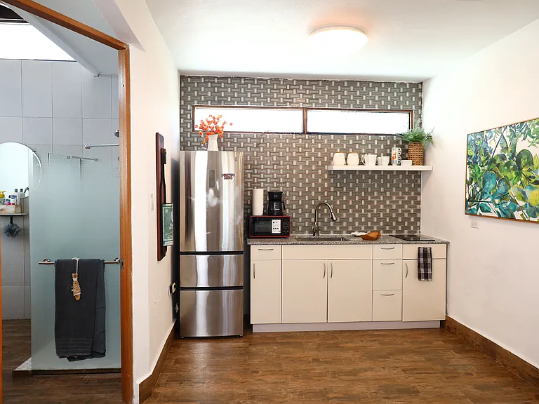 Full kitchen