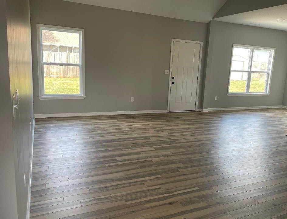 2nd image of 1700 W 6th St