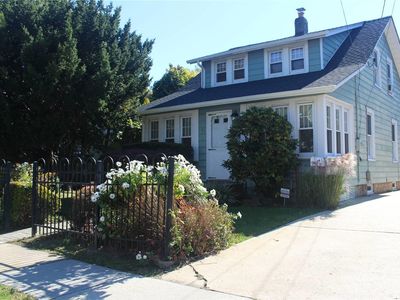 175 Smith Street, Merrick, NY, 11566