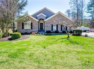 4721 Crystal Falls Ave, Hickory, NC 28601