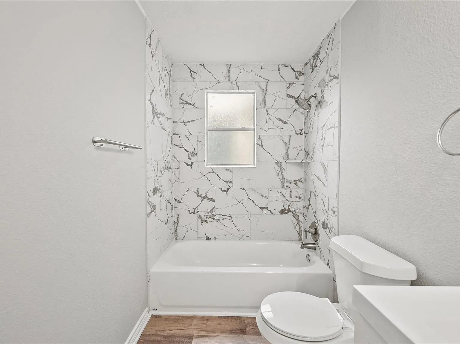 3 bed, 2.0 bath, 1065 sqft, $1,545 — Photo 4