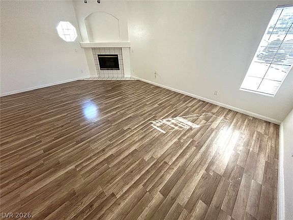 4th image of 1900 N Torrey Pines Dr Unit 217