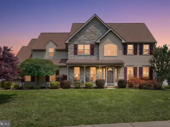 18 Ferndale Rd, Seven Valleys, PA 17360