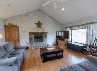 22 Grassy Meadow Rd, Wilbraham, MA 01095