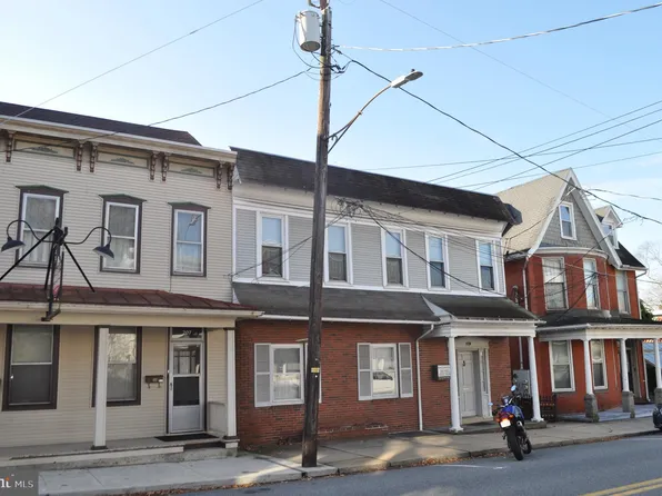 211 W Market St, Orwigsburg, PA 17961