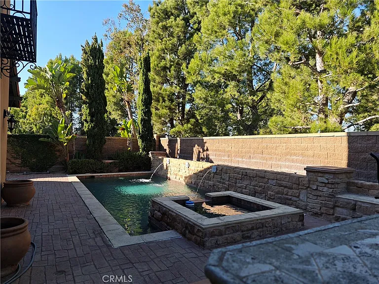 45 Crimson Rose — Photo 16