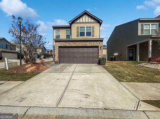 327 Lauren Dr, Fairburn, GA 30213