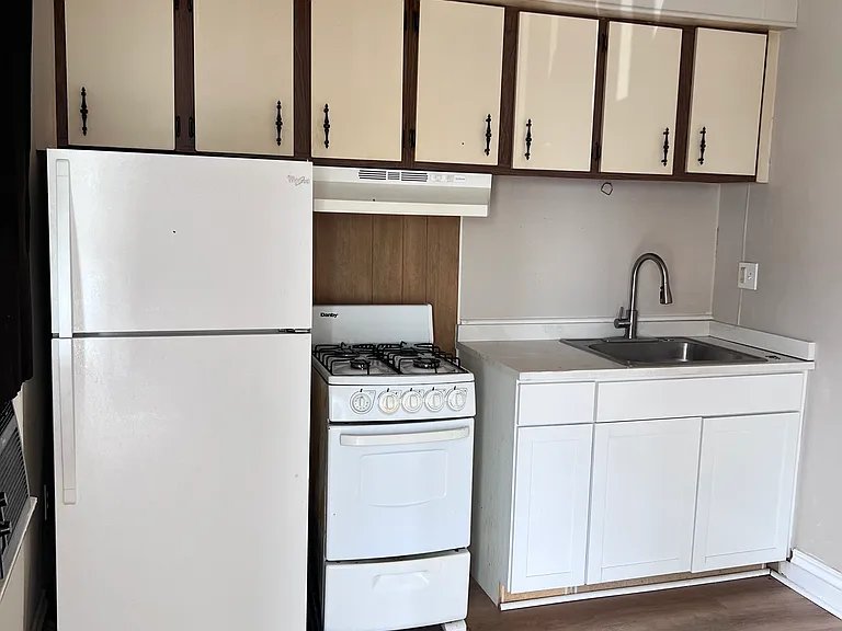 137-139 E Leaming Ave #4 — Photo 3