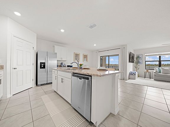 4th image of 1893 Capital Dr SE