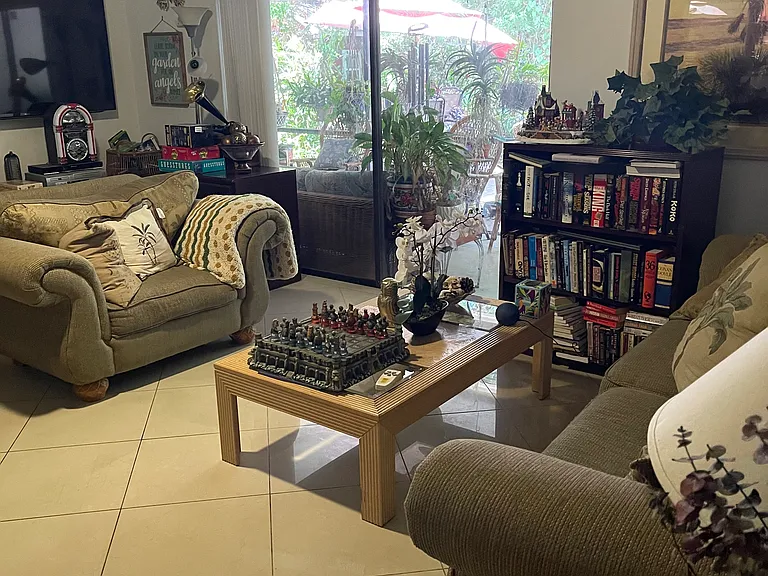 11591 NW 40th Ct — Photo 5