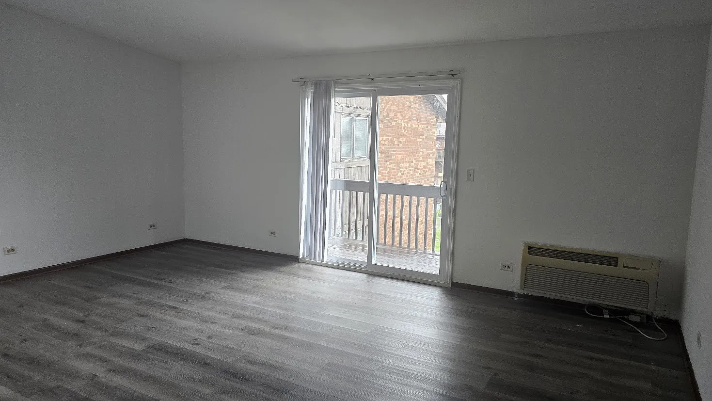 2 bed, 980 sqft, $1,700 — Photo 1