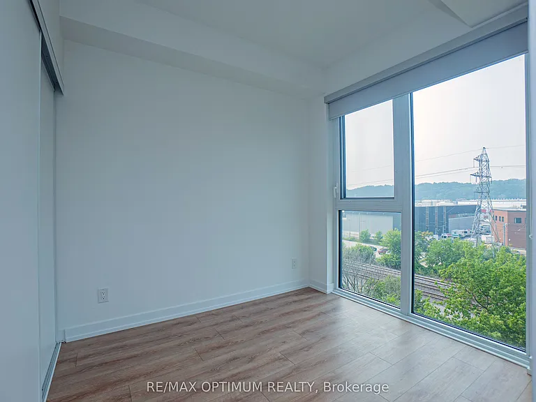 500 Dupont St #512 — Photo 8