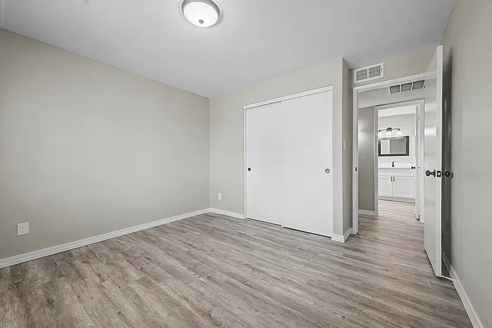 8129 W Hazelwood St — Photo 15