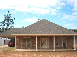 1071 Bilbo Rd, Lumberton, MS 39455