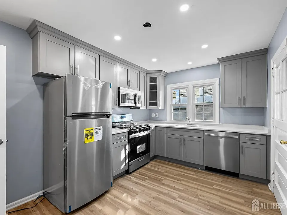 224 Rutgers St #1
