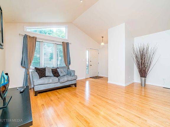 5th image of 2021 N Nagle Ave