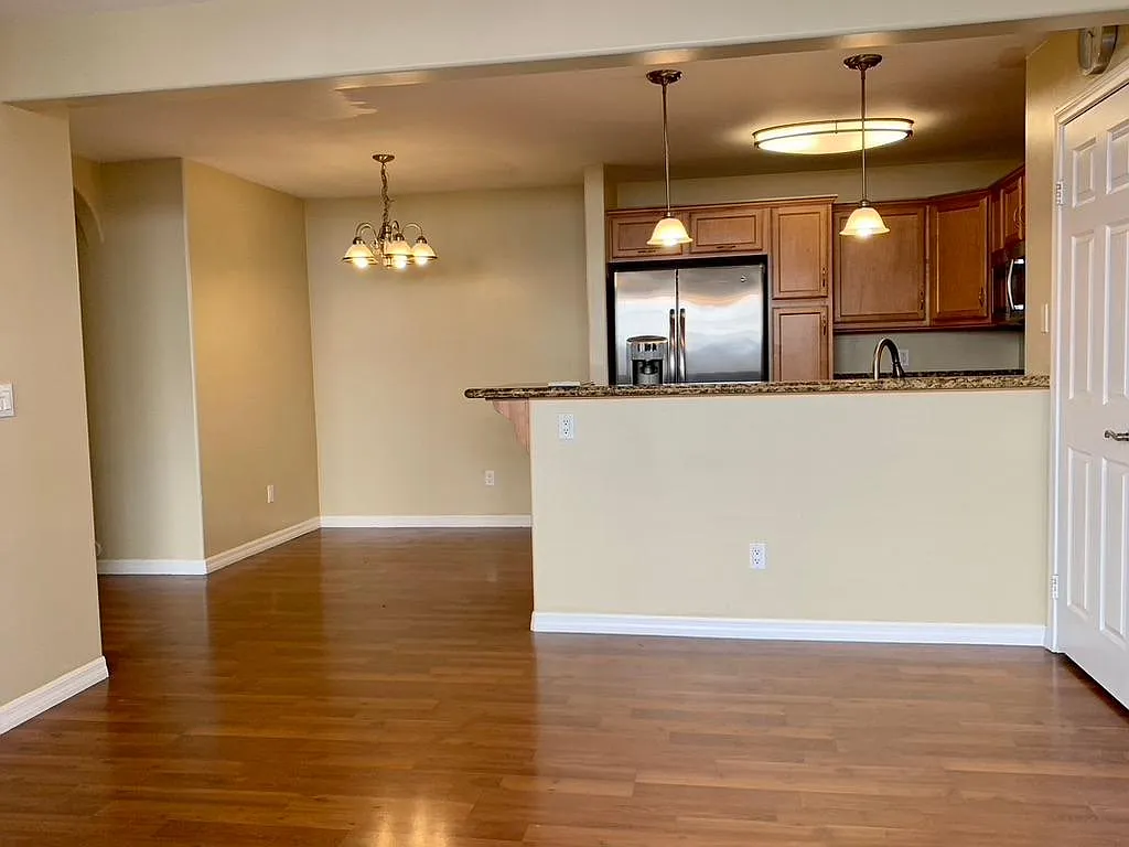 5252 Balboa Arms Dr — Photo 3