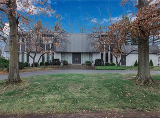 39 Middlesex Dr, Fredonia, NY 14063