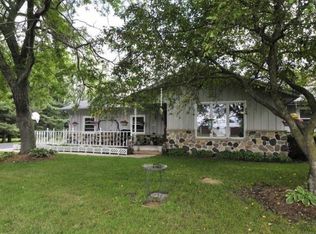 N88W35018 Mapleton Rd, Oconomowoc, WI 53066