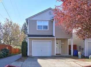 11856 SE Market St #9, Portland, OR 97216