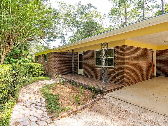 3rd image of 903 Abbiegail Dr