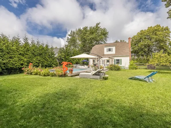 14 Murray Pl, Bridgehampton, NY 11932