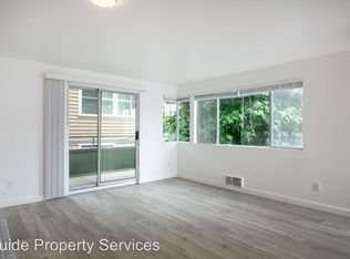 3017 60th Ave SW APT 8, Seattle, WA 98116
